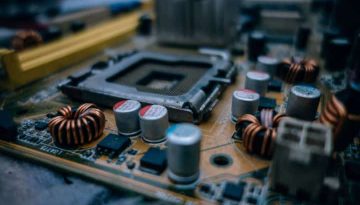 motherboard-1024×683 motherboard-1024x683